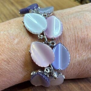 Lisner pastel thermoset bracelet with leaves